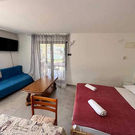 Cukon Holiday Home Premantura Luaran gambar