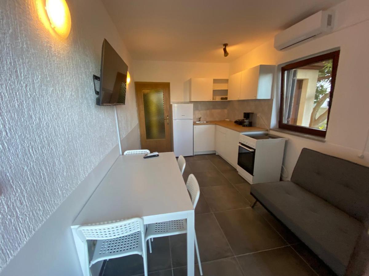 Cukon Holiday Home Premantura Luaran gambar