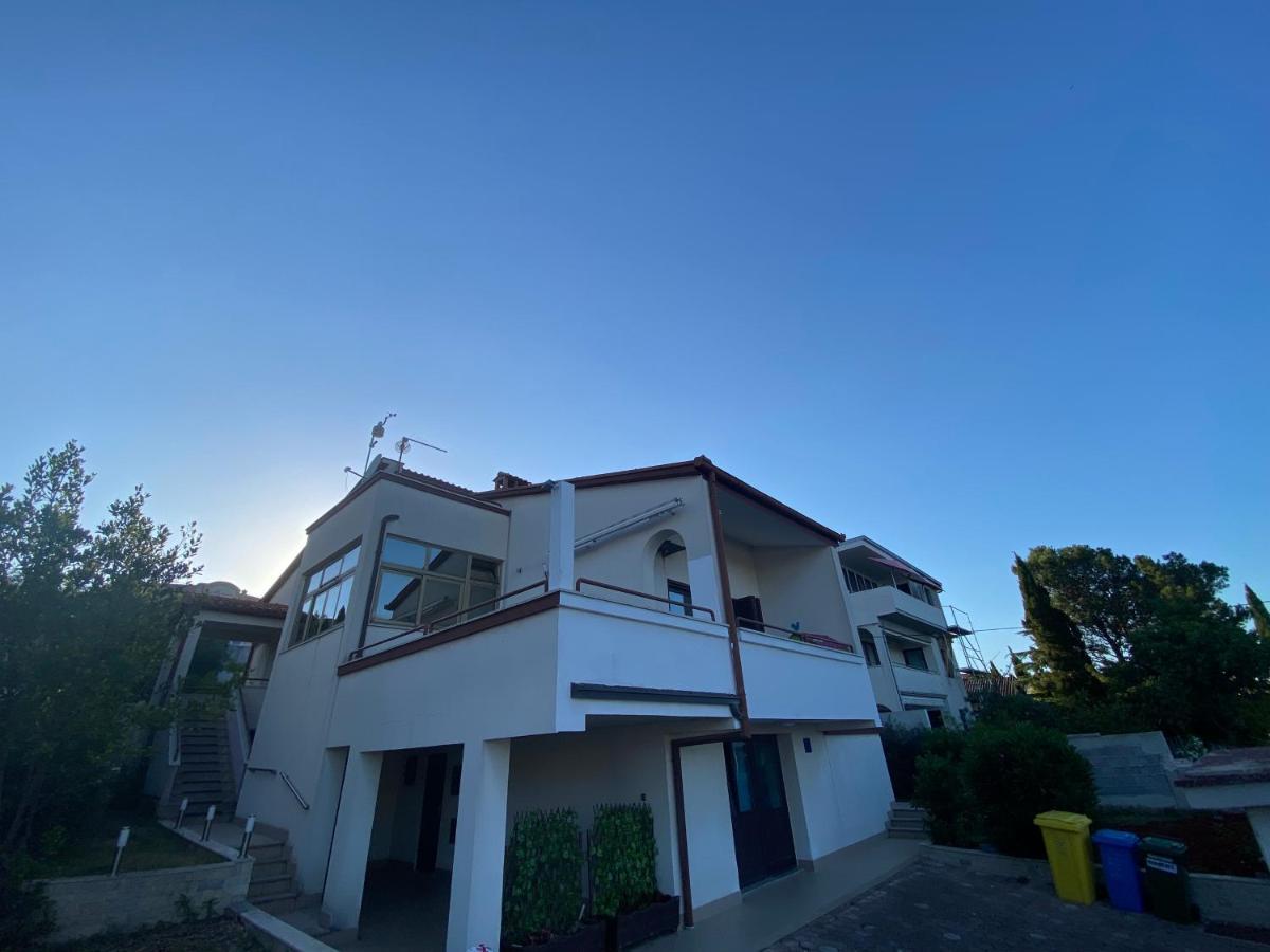 Cukon Holiday Home Premantura Luaran gambar