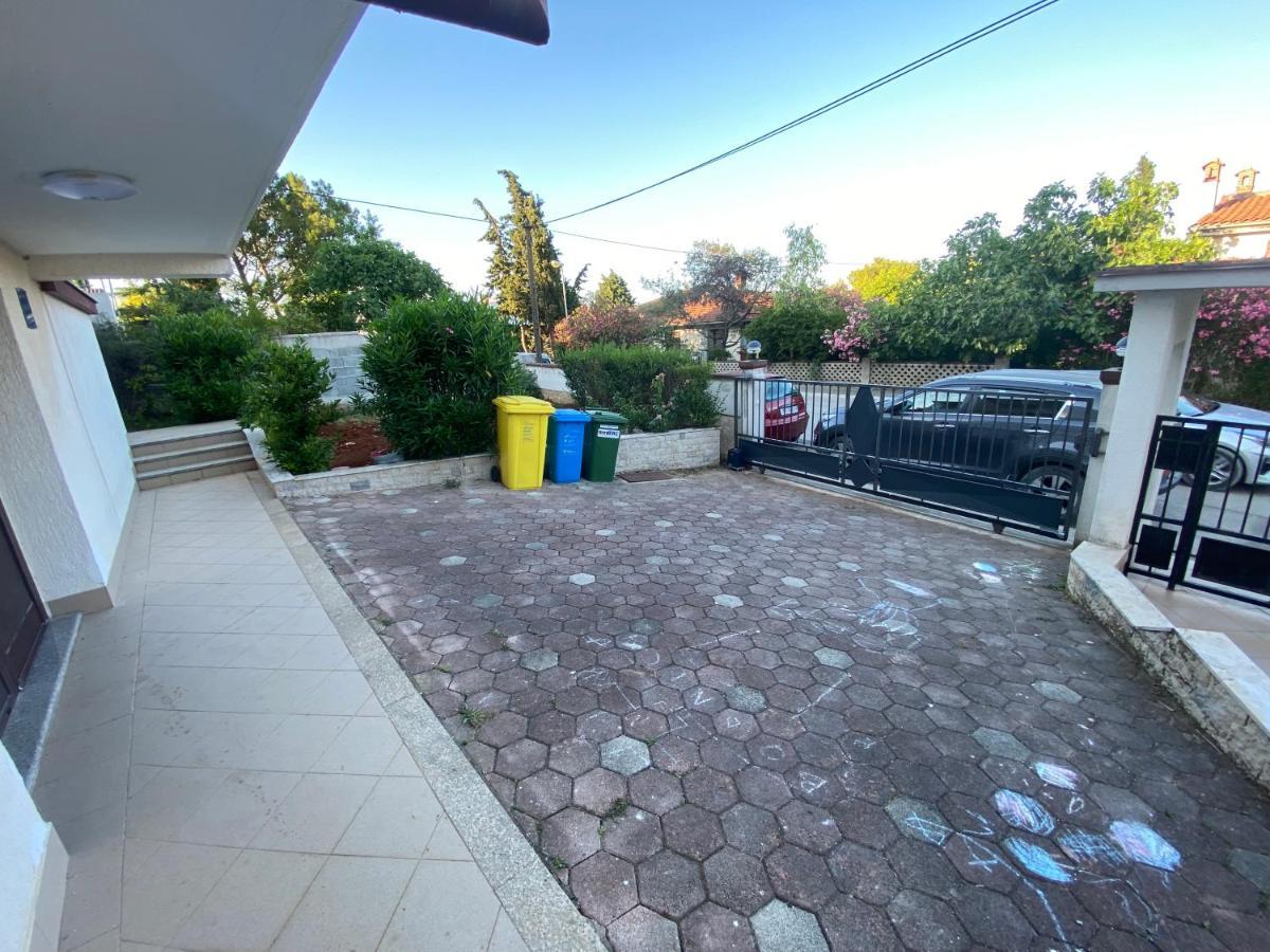Cukon Holiday Home Premantura Luaran gambar